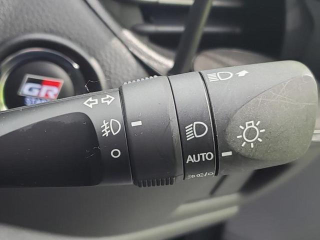 Ｃ－ＨＲ Ｓ　ＧＲスポーツ　新品タイヤ／保証書／ディスプレイオーディオ８インチ／トヨタセーフティセンス／シートヒーター　前席／パノラミックビューモニター／車線逸脱防止支援システム／シート　ハーフレザー　衝突被害軽減システム（14枚目）