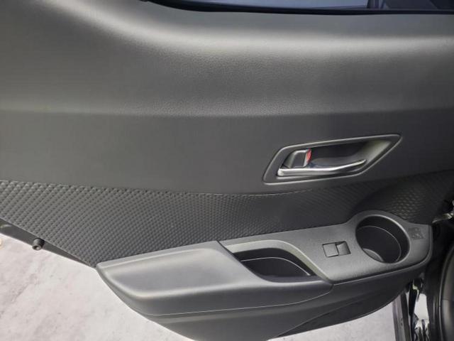 Ｃ－ＨＲ Ｓ　ＧＲスポーツ　新品タイヤ／保証書／ディスプレイオーディオ８インチ／トヨタセーフティセンス／シートヒーター　前席／パノラミックビューモニター／車線逸脱防止支援システム／シート　ハーフレザー　衝突被害軽減システム（23枚目）