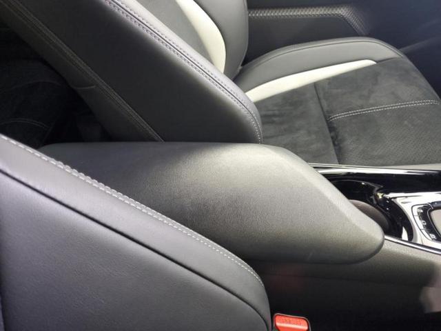 Ｃ－ＨＲ Ｓ　ＧＲスポーツ　新品タイヤ／保証書／ディスプレイオーディオ８インチ／トヨタセーフティセンス／シートヒーター　前席／パノラミックビューモニター／車線逸脱防止支援システム／シート　ハーフレザー　衝突被害軽減システム（30枚目）