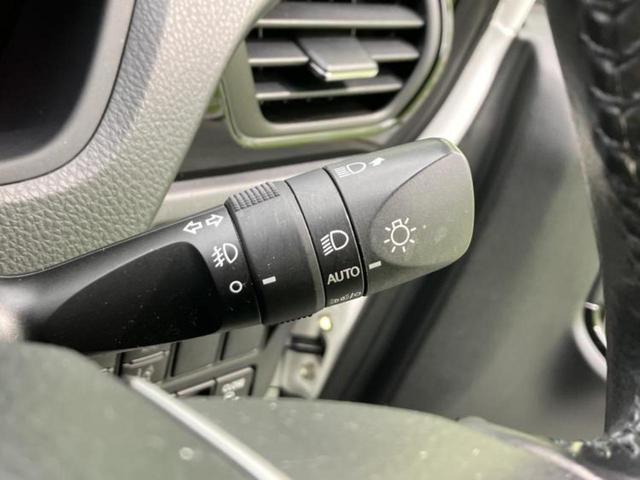 ヴォクシー ＺＳキラメキ３　新品タイヤ／純正エアロ／保証書／純正　９インチ　ＳＤナビ／トヨタセーフティセンス／両側電動スライドドア／車線逸脱防止支援システム／シート　ハーフレザー／ドライブレコーダー　前後　衝突被害軽減システム（16枚目）