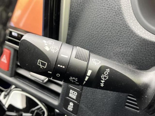 ヴォクシー ＺＳキラメキ３　新品タイヤ／純正エアロ／保証書／純正　９インチ　ＳＤナビ／トヨタセーフティセンス／両側電動スライドドア／車線逸脱防止支援システム／シート　ハーフレザー／ドライブレコーダー　前後　衝突被害軽減システム（17枚目）