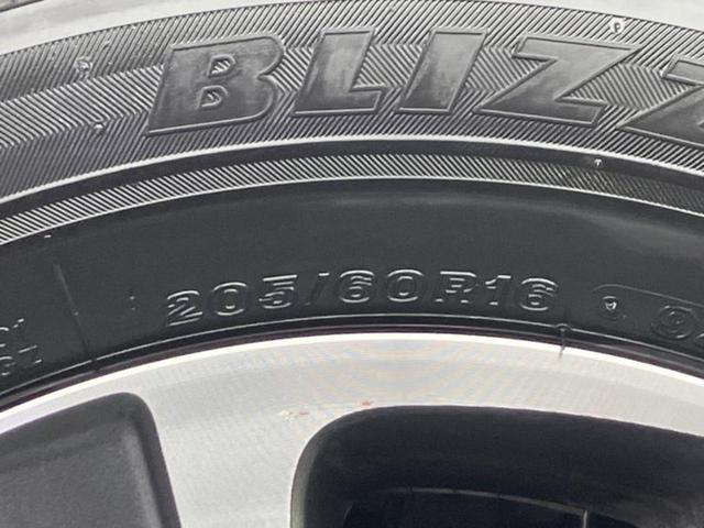 ヴォクシー ＺＳキラメキ３　新品タイヤ／純正エアロ／保証書／純正　９インチ　ＳＤナビ／トヨタセーフティセンス／両側電動スライドドア／車線逸脱防止支援システム／シート　ハーフレザー／ドライブレコーダー　前後　衝突被害軽減システム（53枚目）