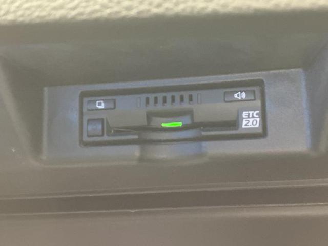 ハリアーハイブリッド ４ＷＤプレミアム　新品タイヤ／ＴＲＤエアロ／ＪＢＬ／保証書／純正　９インチ　ＳＤナビ／トヨタセーフティセンス／車線逸脱防止支援システム／シート　ハーフレザー／電動バックドア／ドライブレコーダー　前後　フルエアロ　４ＷＤ（24枚目）