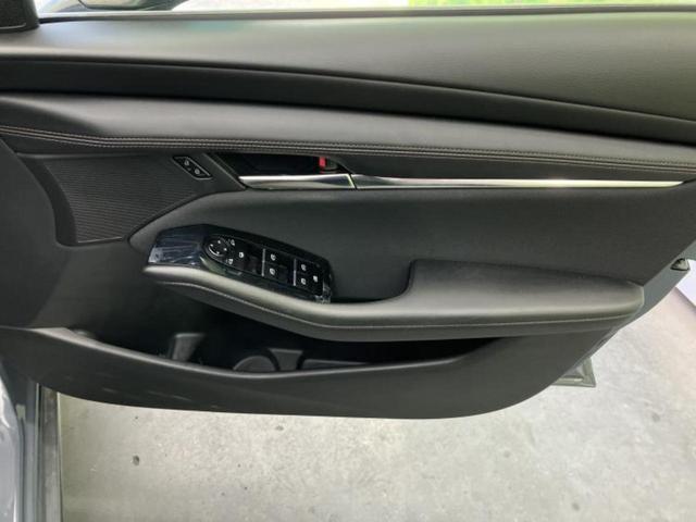 ＭＡＺＤＡ３ファストバック １５Ｓツーリング　保証書／ディスプレイオーディオ１０インチ／アイアクティブセンス（マツダ）／３６０°ビューモニター／車線逸脱防止支援システム／ヘッドランプ　ＬＥＤ／ＵＳＢジャック／Ｂｌｕｅｔｏｏｔｈ接続　ワンオーナー（20枚目）