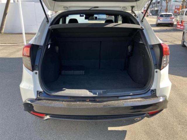 ヴェゼル ハイブリッドRS・ホンダセンシング 保証書/純正 SDナビ/シートヒーター/シート ハーフレザー/ヘッドランプ HID/Bluetooth接続/EBD付ABS/横滑り防止装置/アイドリングストップ/バックモニター/フルセグTV(8枚目)