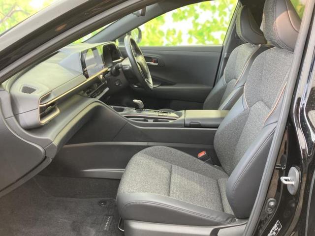 クラウンクロスオーバー ４ＷＤ　Ｇアドバンスド　保証書／ディスプレイオーディオ１２．３インチ／デジタルインナーミラー／衝突安全装置／全方位モニター／車線逸脱防止支援システム／シート　ハーフレザー／電動バックドア／ヘッドランプ　ＬＥＤ　全周囲カメラ（6枚目）