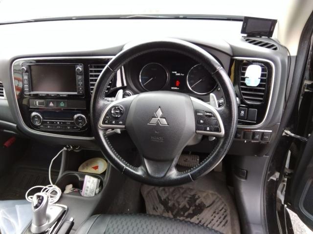 アウトランダーＰＨＥＶ Ｇナビパッケージ　ワンオーナー　キーレス　ワンセグ　ナビ＆ＴＶ　エアバッグ　オートマ　フル装備　ＨＩＤヘッドライト　ＥＴＣ　スマートキー（2枚目）