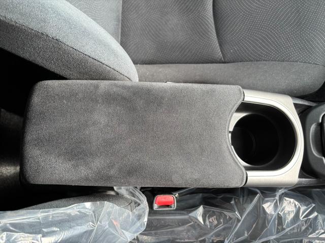 プリウス Sツーリングセレクション ★禁煙車 ★1オーナ ★ナビ ★バックアイカメラ ★ISOFIX ★チャイルドロック ★格納ミラー ★フォグランプ(33枚目)