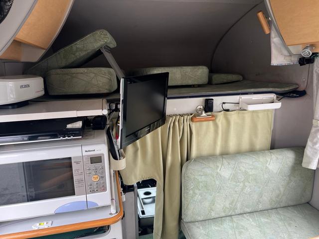 ボンゴトラック 4WD ガソリン車なので何処でも登録できます。Tベルト交換済み シンク ガス2口 トイレ 洗面所冷蔵庫 TV サイドオーニング(15枚目)