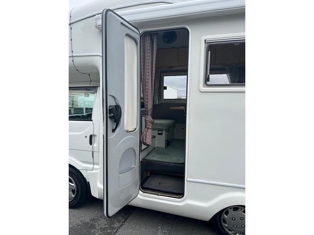 ボンゴトラック 4WD ガソリン車なので何処でも登録できます。Tベルト交換済み シンク ガス2口 トイレ 洗面所冷蔵庫 TV サイドオーニング(20枚目)