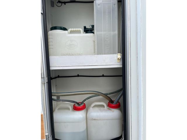 ボンゴトラック 4WD ガソリン車なので何処でも登録できます。Tベルト交換済み シンク ガス2口 トイレ 洗面所冷蔵庫 TV サイドオーニング(23枚目)