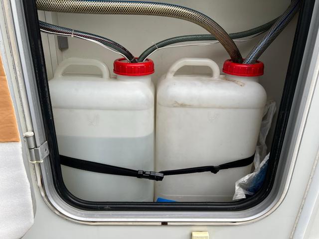 ボンゴトラック 4WD ガソリン車なので何処でも登録できます。Tベルト交換済み シンク ガス2口 トイレ 洗面所冷蔵庫 TV サイドオーニング(24枚目)