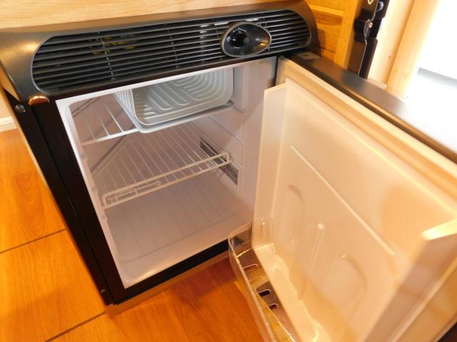 キャンピングカー カトーモーター DD 2700ccガソリン 冷蔵庫 FFヒーター ツインサブBT 外部電源・充電器 3000Wインバーター マックスファン サイドオーニング レカロシート2脚 スタビ(52枚目)