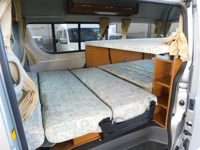 キャンピングカー RVランド ランドワゴンST 2000ccガソリン 8名乗車4名就寝 シンク FFヒーター サブバッテリー 走行充電 外部電源・充電器 サイドオーニング リアクーラー・ヒーター(4枚目)