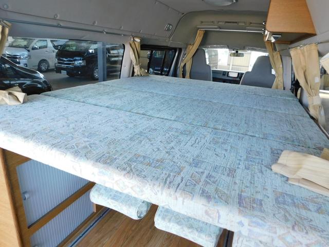 キャンピングカー RVランド ランドワゴンST 2000ccガソリン 8名乗車4名就寝 シンク FFヒーター サブバッテリー 走行充電 外部電源・充電器 サイドオーニング リアクーラー・ヒーター(5枚目)