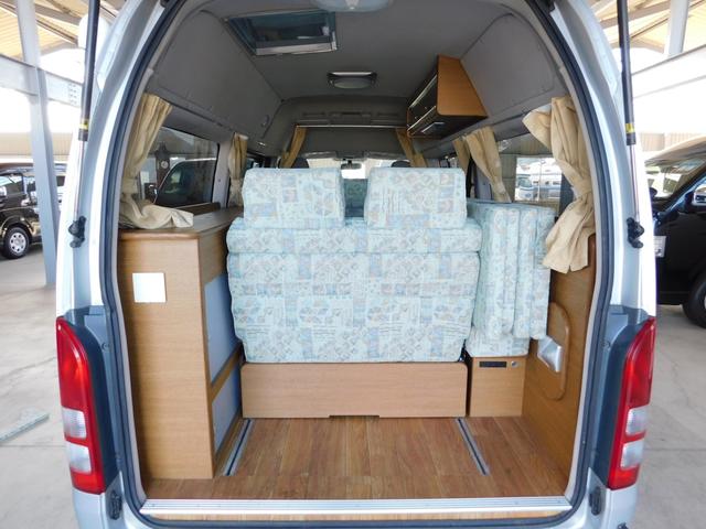 キャンピングカー RVランド ランドワゴンST 2000ccガソリン 8名乗車4名就寝 シンク FFヒーター サブバッテリー 走行充電 外部電源・充電器 サイドオーニング リアクーラー・ヒーター(7枚目)