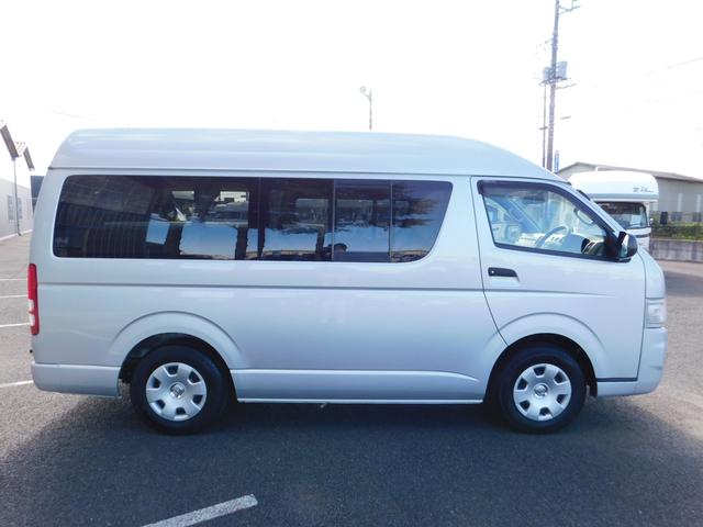 キャンピングカー RVランド ランドワゴンST 2000ccガソリン 8名乗車4名就寝 シンク FFヒーター サブバッテリー 走行充電 外部電源・充電器 サイドオーニング リアクーラー・ヒーター(23枚目)