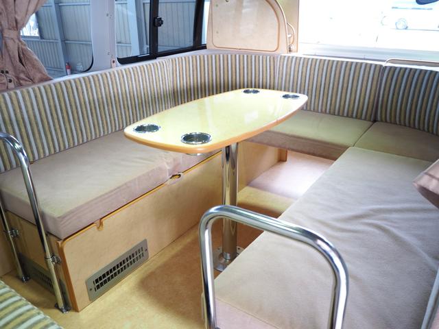 キャンピングカー ハイエース3型 ノースライフ製トラベルスター FFヒーター ツインサブ 後部モニター マックスファン 網戸3枚 シェード シンク カセットコンロ 9名乗車3名就寝 新品タイヤ(9枚目)