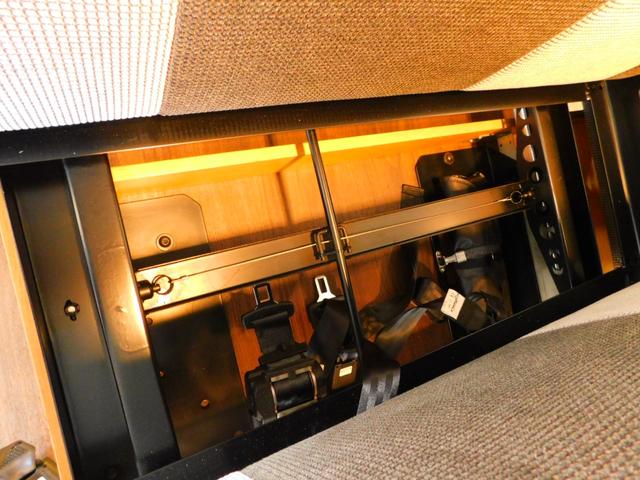 キャンピングカー トイファクトリー製 トイズボックス540 出窓 2700cc 5名乗車5名就寝 FFヒーター 冷蔵庫 テレビ マックスファン サイドオーニング ツインサブバッテリー 外部電源・充電器(50枚目)