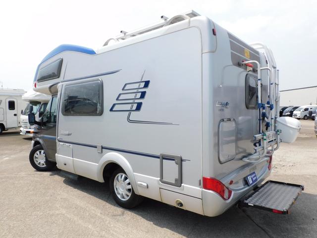 　トランジット　キャンピングカー　ハイマー　Ｃ５１２Ｌ　５速ＭＴ　２．２ＬディーゼルＴＢ　２００６ｙモデル　中古並行　シンク　冷蔵庫　トイレ　温水ボイラー　ＦＦヒーター　電子レンジ　ソーラーパネル２枚(19枚目)