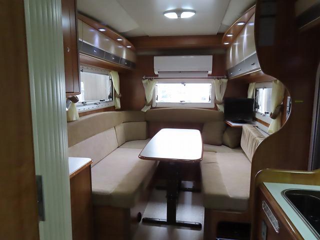 カムロード  キャンピングカー バンテック ジル480スキップ シンク 冷蔵庫 電子レンジ 液晶テレビ ポータブルトイレ トリプルサブバッテリー 走行充電 外部充電 1500Wインバーター 外部電源 ソーラーパネル(2枚目)