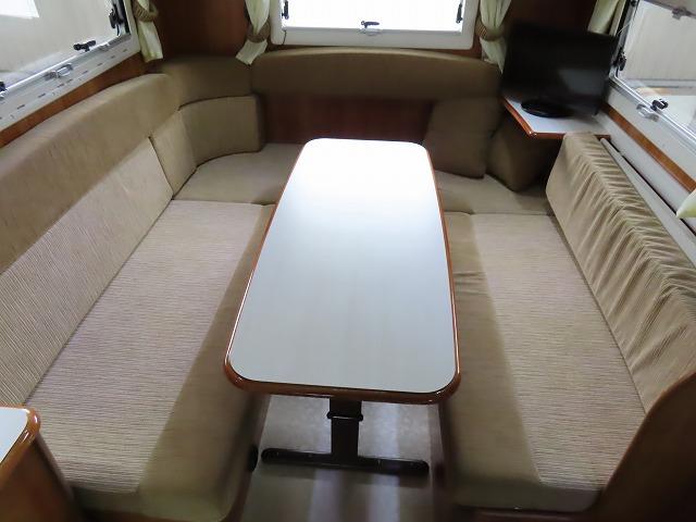 カムロード  キャンピングカー バンテック ジル480スキップ シンク 冷蔵庫 電子レンジ 液晶テレビ ポータブルトイレ トリプルサブバッテリー 走行充電 外部充電 1500Wインバーター 外部電源 ソーラーパネル(3枚目)