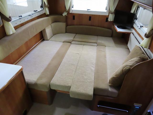 カムロード  キャンピングカー バンテック ジル480スキップ シンク 冷蔵庫 電子レンジ 液晶テレビ ポータブルトイレ トリプルサブバッテリー 走行充電 外部充電 1500Wインバーター 外部電源 ソーラーパネル(4枚目)