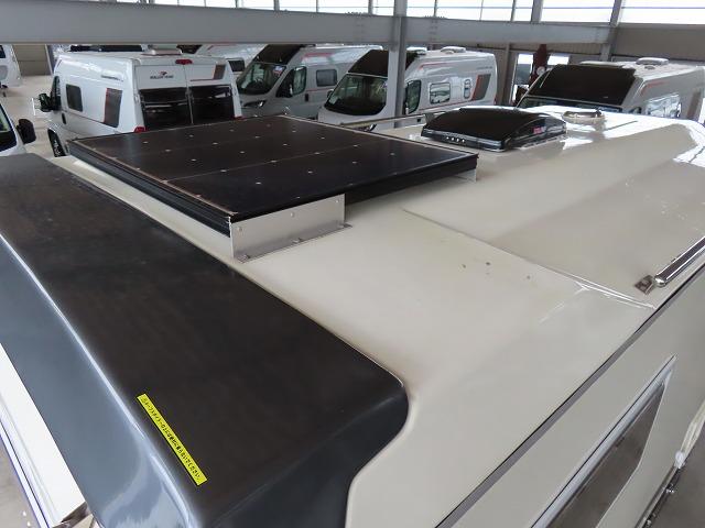 カムロード  キャンピングカー バンテック ジル480スキップ シンク 冷蔵庫 電子レンジ 液晶テレビ ポータブルトイレ トリプルサブバッテリー 走行充電 外部充電 1500Wインバーター 外部電源 ソーラーパネル(20枚目)