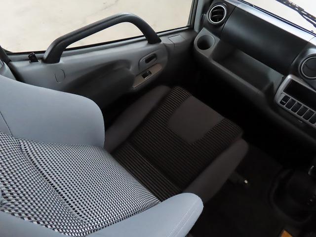 カムロード  キャンピングカー バンテック ジル480スキップ シンク 冷蔵庫 電子レンジ 液晶テレビ ポータブルトイレ トリプルサブバッテリー 走行充電 外部充電 1500Wインバーター 外部電源 ソーラーパネル(36枚目)