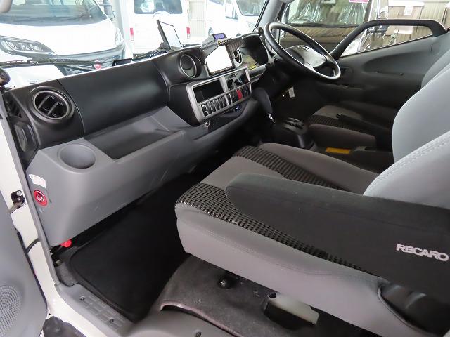 カムロード  キャンピングカー バンテック ジル480スキップ シンク 冷蔵庫 電子レンジ 液晶テレビ ポータブルトイレ トリプルサブバッテリー 走行充電 外部充電 1500Wインバーター 外部電源 ソーラーパネル(38枚目)