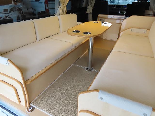 ハイエースワゴン キャンピングカー フジカーズジャパン FOCS DS 10名乗車3名就寝 シンク 冷蔵庫 液晶テレビ シングルサブバッテリー 走行充電 外部充電 350Wインバーター 外部電源 ソーラーパネル(6枚目)