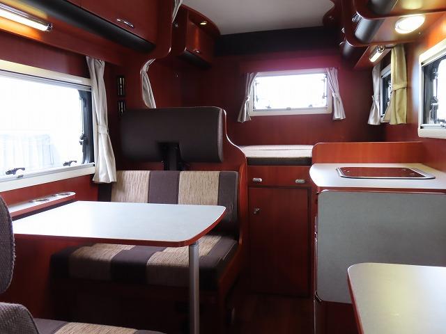カムロード キャンピングカー ナッツRV クレソンボヤージュ 7名乗車6名就寝 シンク 冷蔵庫 テレビアンテナ ツインサブバッテリー 走行充電 外部充電 外部電源 ソーラーパネル マックスファン FFヒーター(2枚目)