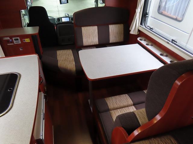 カムロード キャンピングカー ナッツRV クレソンボヤージュ 7名乗車6名就寝 シンク 冷蔵庫 テレビアンテナ ツインサブバッテリー 走行充電 外部充電 外部電源 ソーラーパネル マックスファン FFヒーター(3枚目)