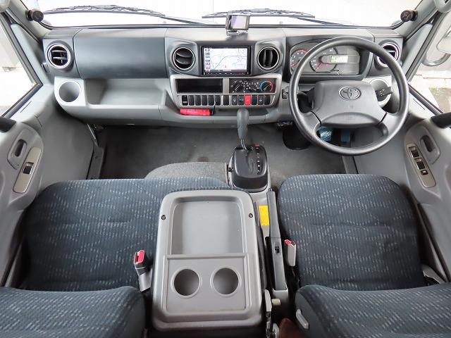 カムロード キャンピングカー ナッツRV クレソンボヤージュ 7名乗車6名就寝 シンク 冷蔵庫 テレビアンテナ ツインサブバッテリー 走行充電 外部充電 外部電源 ソーラーパネル マックスファン FFヒーター(15枚目)