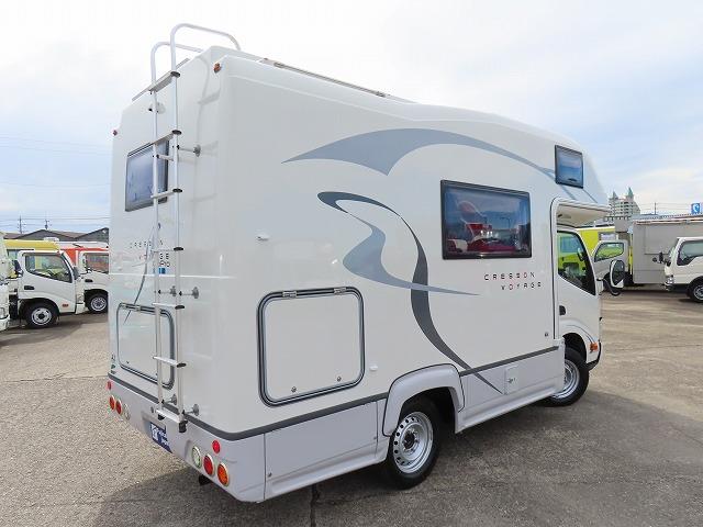 カムロード キャンピングカー ナッツRV クレソンボヤージュ 7名乗車6名就寝 シンク 冷蔵庫 テレビアンテナ ツインサブバッテリー 走行充電 外部充電 外部電源 ソーラーパネル マックスファン FFヒーター(19枚目)