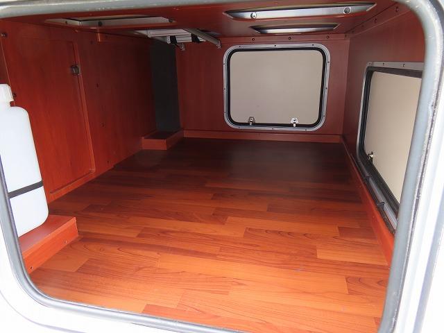 カムロード キャンピングカー ナッツRV クレソンボヤージュ 7名乗車6名就寝 シンク 冷蔵庫 テレビアンテナ ツインサブバッテリー 走行充電 外部充電 外部電源 ソーラーパネル マックスファン FFヒーター(27枚目)