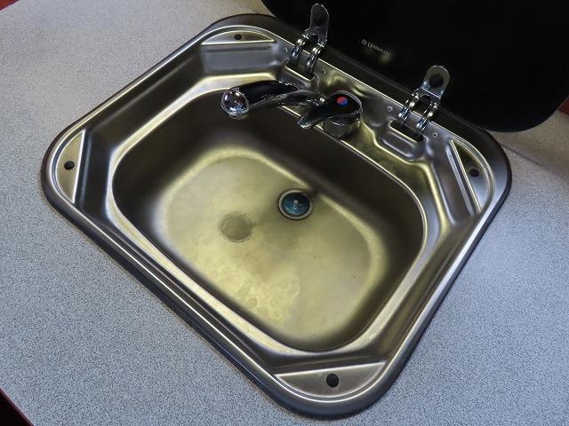 カムロード キャンピングカー ナッツRV クレソンボヤージュ 7名乗車6名就寝 シンク 冷蔵庫 テレビアンテナ ツインサブバッテリー 走行充電 外部充電 外部電源 ソーラーパネル マックスファン FFヒーター(31枚目)