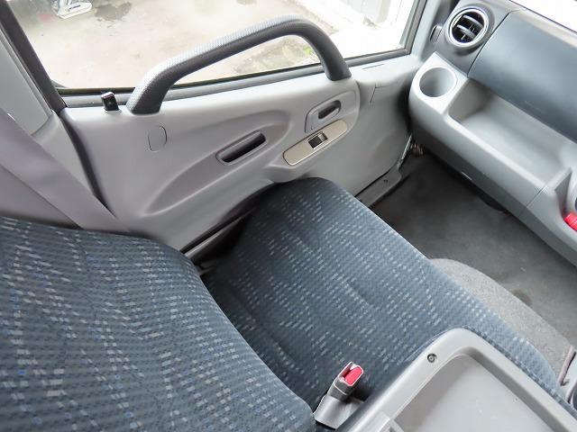 カムロード キャンピングカー ナッツRV クレソンボヤージュ 7名乗車6名就寝 シンク 冷蔵庫 テレビアンテナ ツインサブバッテリー 走行充電 外部充電 外部電源 ソーラーパネル マックスファン FFヒーター(35枚目)