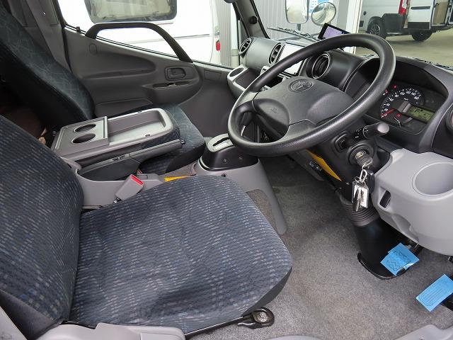 カムロード キャンピングカー ナッツRV クレソンボヤージュ 7名乗車6名就寝 シンク 冷蔵庫 テレビアンテナ ツインサブバッテリー 走行充電 外部充電 外部電源 ソーラーパネル マックスファン FFヒーター(37枚目)