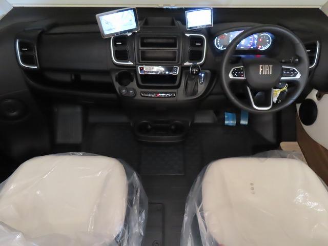 デュカト 　モービルヴェッタ　Ｋヨットテクノライン８６　２２００ｃｃディーゼルターボ　８ＡＴ　乗車４名　就寝４名温水ボイラー　ＦＦヒーター　冷蔵庫　カセットトイレ　外部電源　サブバッテリー（13枚目）