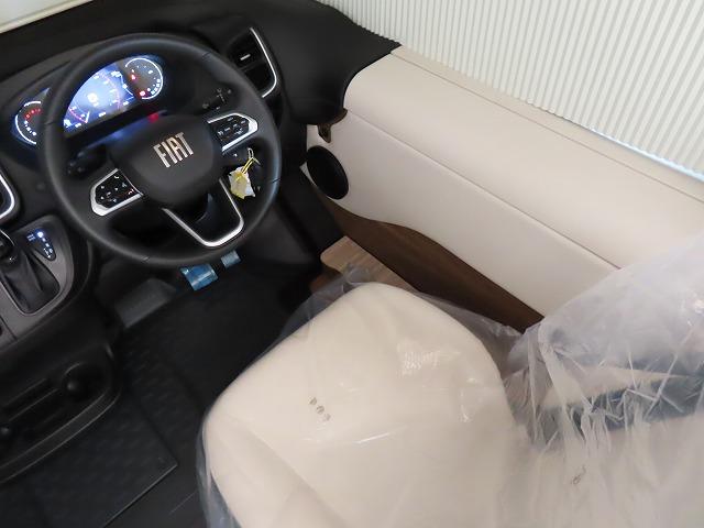 デュカト 　モービルヴェッタ　Ｋヨットテクノライン８６　２２００ｃｃディーゼルターボ　８ＡＴ　乗車４名　就寝４名温水ボイラー　ＦＦヒーター　冷蔵庫　カセットトイレ　外部電源　サブバッテリー（37枚目）