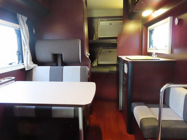 カムロード 　キャンピングカー　ナッツＲＶ　クレソンボヤージュ　エボライト　シンク　冷蔵庫　電子レンジ　トリプルサブバッテリー　走行充電　外部充電　１５００Ｗインバーター　家庭用エアコン　マックスファン（2枚目）