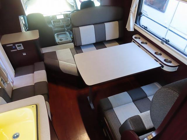 カムロード 　キャンピングカー　ナッツＲＶ　クレソンボヤージュ　エボライト　シンク　冷蔵庫　電子レンジ　トリプルサブバッテリー　走行充電　外部充電　１５００Ｗインバーター　家庭用エアコン　マックスファン（3枚目）