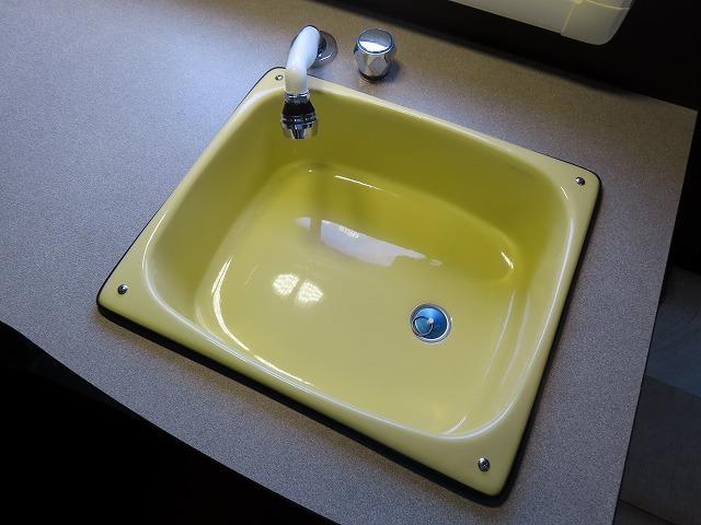 カムロード 　キャンピングカー　ナッツＲＶ　クレソンボヤージュ　エボライト　シンク　冷蔵庫　電子レンジ　トリプルサブバッテリー　走行充電　外部充電　１５００Ｗインバーター　家庭用エアコン　マックスファン（42枚目）