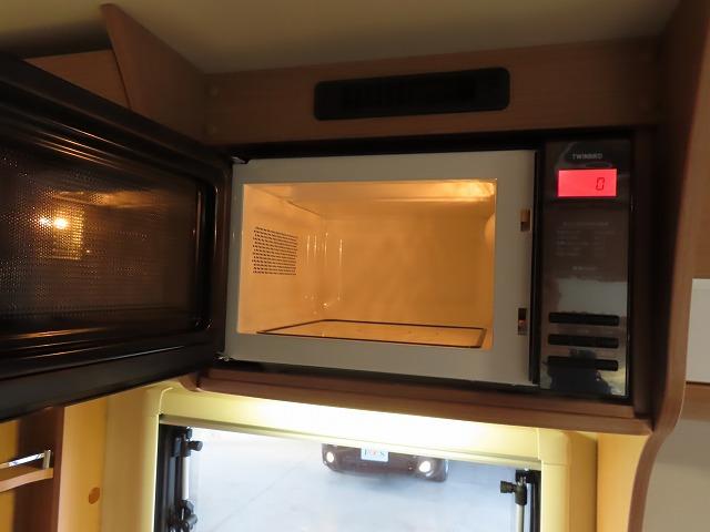 カムロード 　フジカーズジャパン　ＮＯＶＡ　タイプＷ　６名乗車６名就寝　シンク　冷蔵庫電子レンジ　トリプルサブバッテリー　急速充電　外部充電　家庭用エアコン　ＦＦヒーター　マックスファン　１５００Ｗインバーター（11枚目）