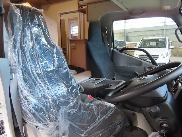 カムロード 　フジカーズジャパン　ＮＯＶＡ　タイプＷ　６名乗車６名就寝　シンク　冷蔵庫電子レンジ　トリプルサブバッテリー　急速充電　外部充電　家庭用エアコン　ＦＦヒーター　マックスファン　１５００Ｗインバーター（16枚目）