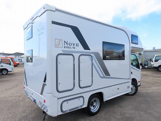 カムロード 　フジカーズジャパン　ＮＯＶＡ　タイプＷ　６名乗車６名就寝　シンク　冷蔵庫電子レンジ　トリプルサブバッテリー　急速充電　外部充電　家庭用エアコン　ＦＦヒーター　マックスファン　１５００Ｗインバーター（20枚目）