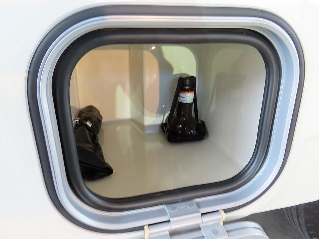 カムロード 　フジカーズジャパン　ＮＯＶＡ　タイプＷ　６名乗車６名就寝　シンク　冷蔵庫電子レンジ　トリプルサブバッテリー　急速充電　外部充電　家庭用エアコン　ＦＦヒーター　マックスファン　１５００Ｗインバーター（26枚目）