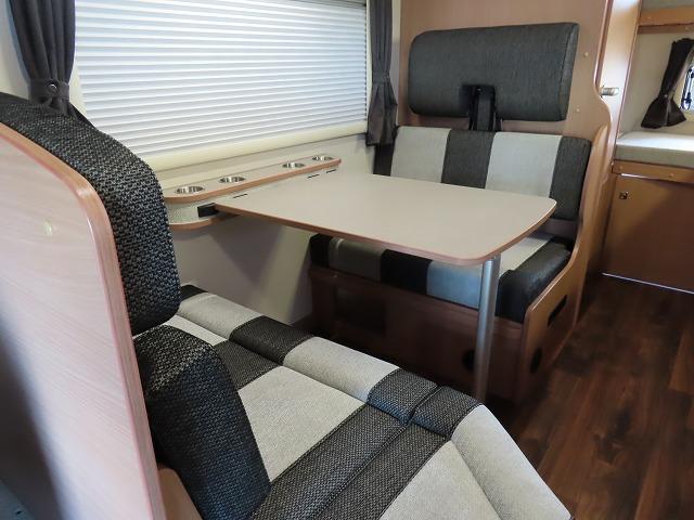 カムロード 　フジカーズジャパン　ＮＯＶＡ　タイプＷ　６名乗車６名就寝　シンク　冷蔵庫電子レンジ　トリプルサブバッテリー　急速充電　外部充電　家庭用エアコン　ＦＦヒーター　マックスファン　１５００Ｗインバーター（34枚目）