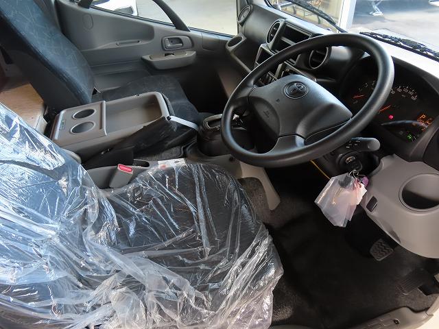 カムロード 　フジカーズジャパン　ＮＯＶＡ　タイプＷ　６名乗車６名就寝　シンク　冷蔵庫電子レンジ　トリプルサブバッテリー　急速充電　外部充電　家庭用エアコン　ＦＦヒーター　マックスファン　１５００Ｗインバーター（46枚目）